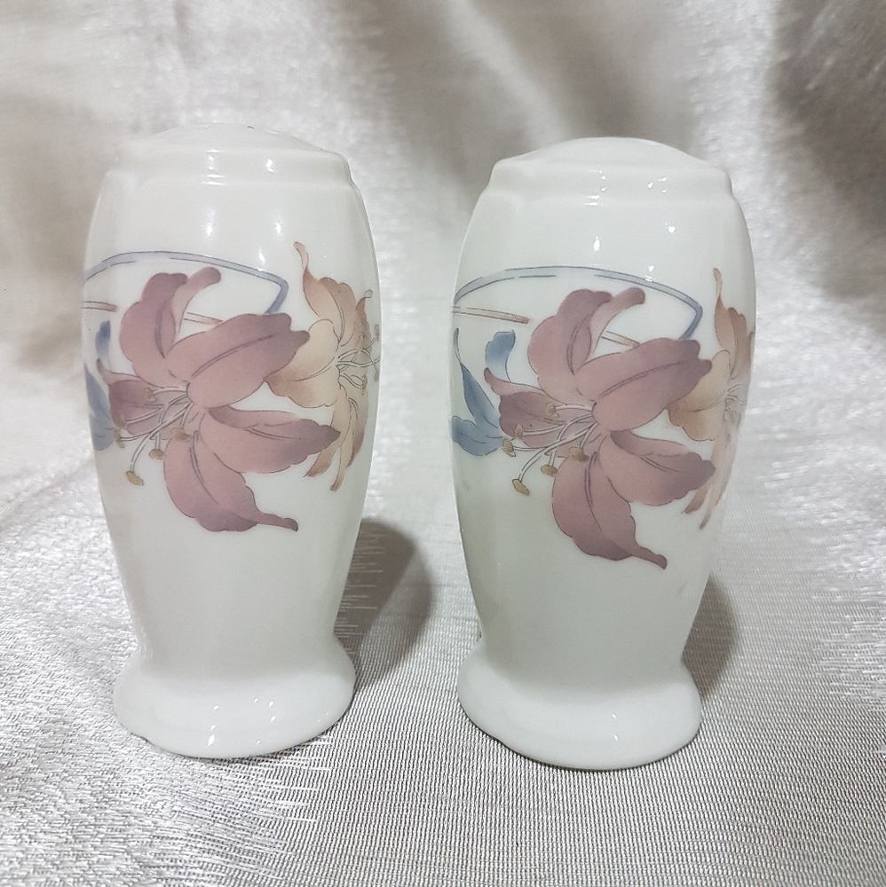 ⭐Vintage⭐Salt and Pepper Shaker Anatole Japan